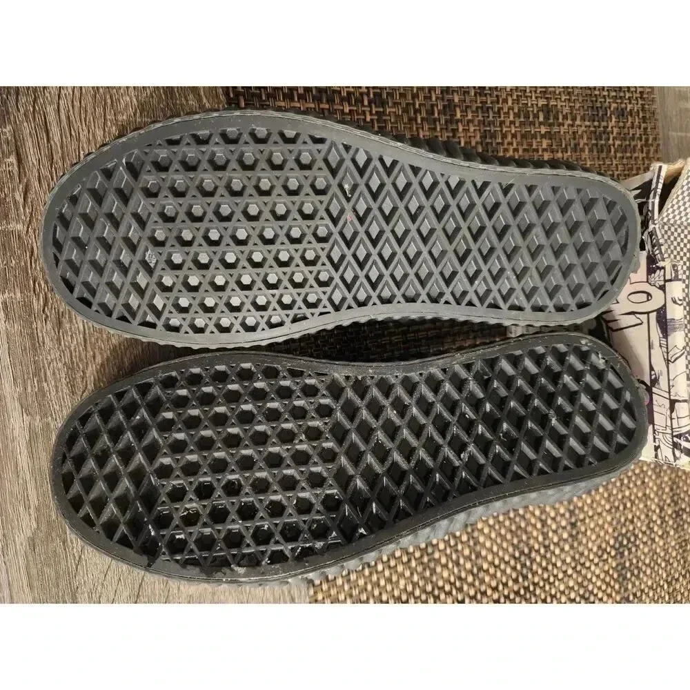 VANS x Marvel Black Widow Classic Slip-On Men’s SZ 6 / Women's 7.5 w/ box